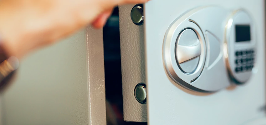 Fingerprint Safe Openers in Healdsburg, CA